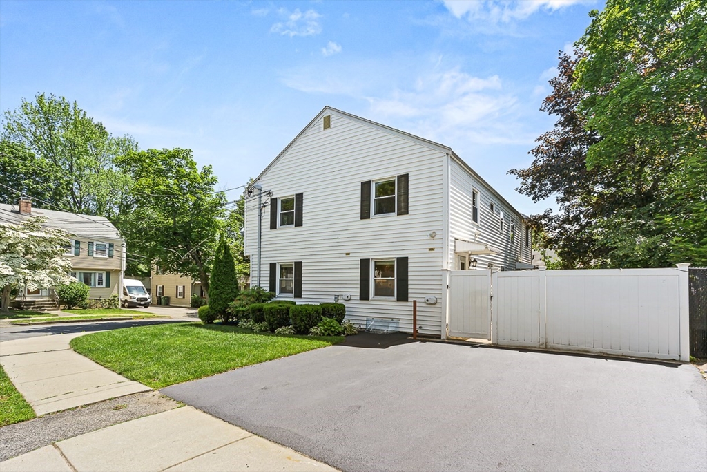 12 Rose Ave # 12