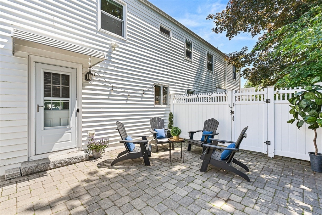 12 Rose Ave # 12