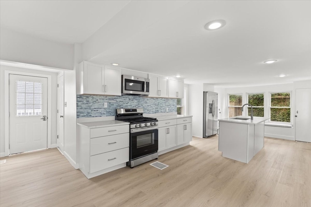 54 L St