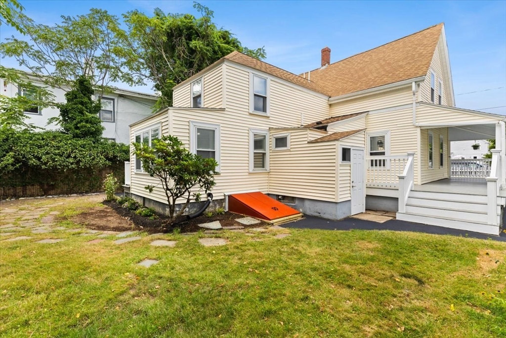 54 L St