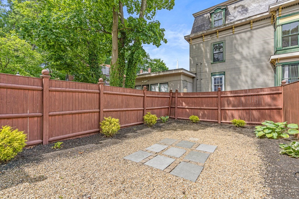 2 Rangeley Road # 2, Winchester Unit: 2