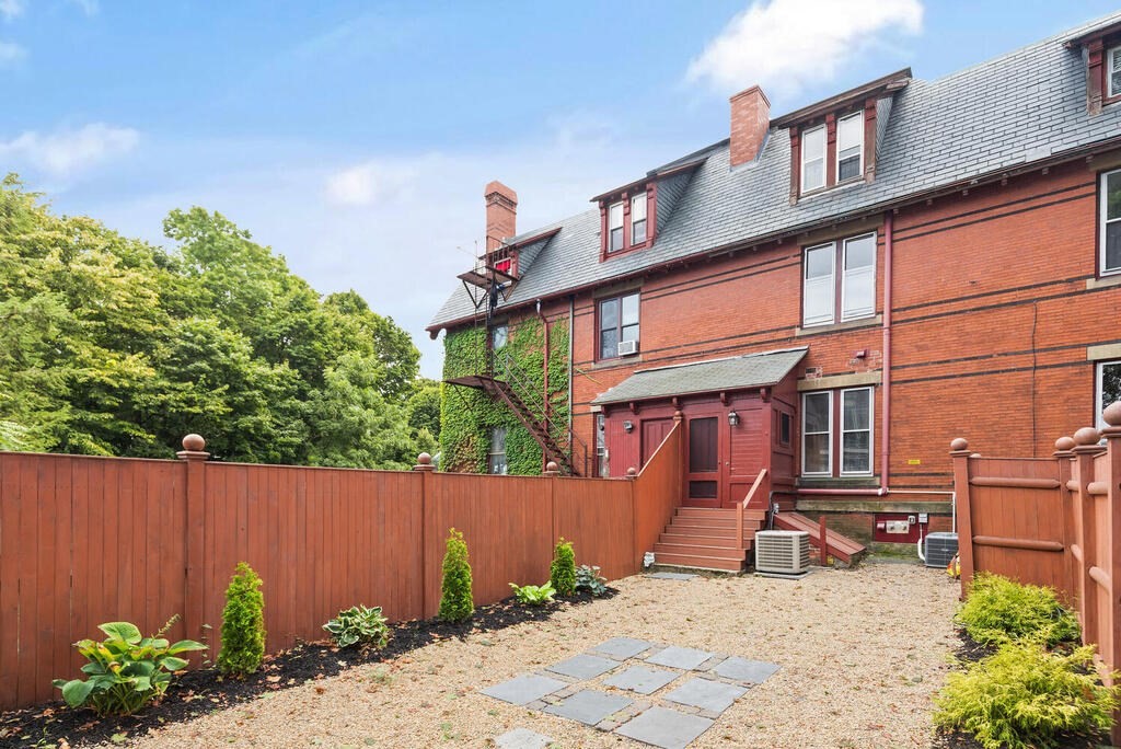2 Rangeley Road # 2, Winchester Unit: 2