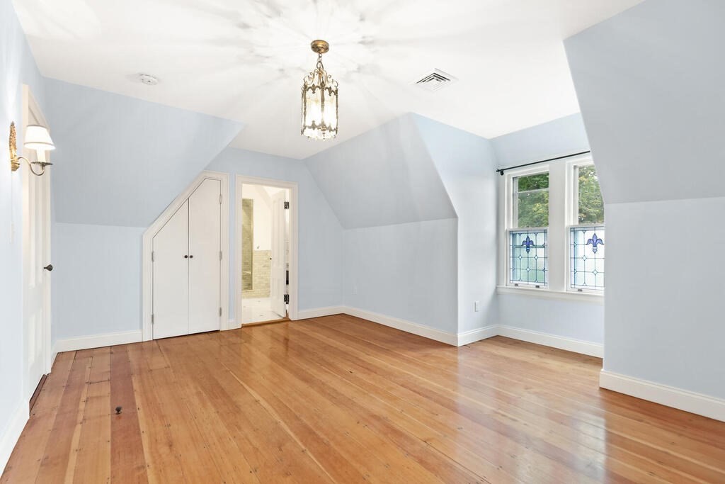 2 Rangeley Road # 2, Winchester Unit: 2