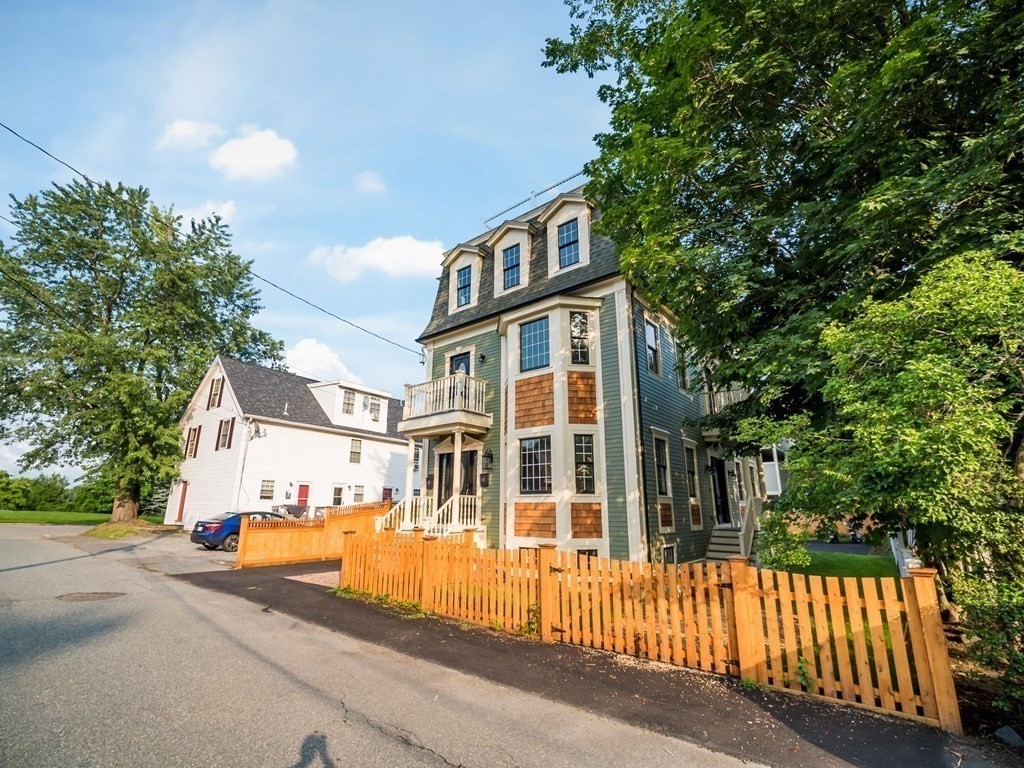 8 Richardson Street # 2