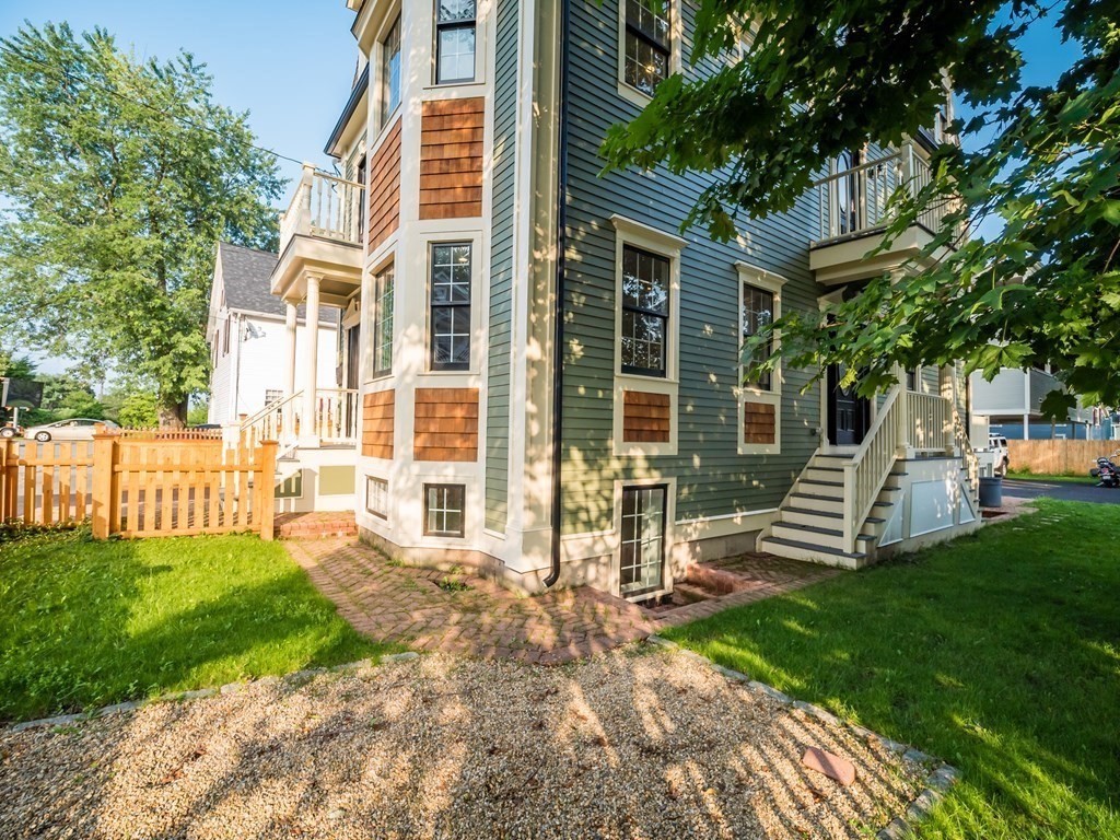 8 Richardson Street # 2