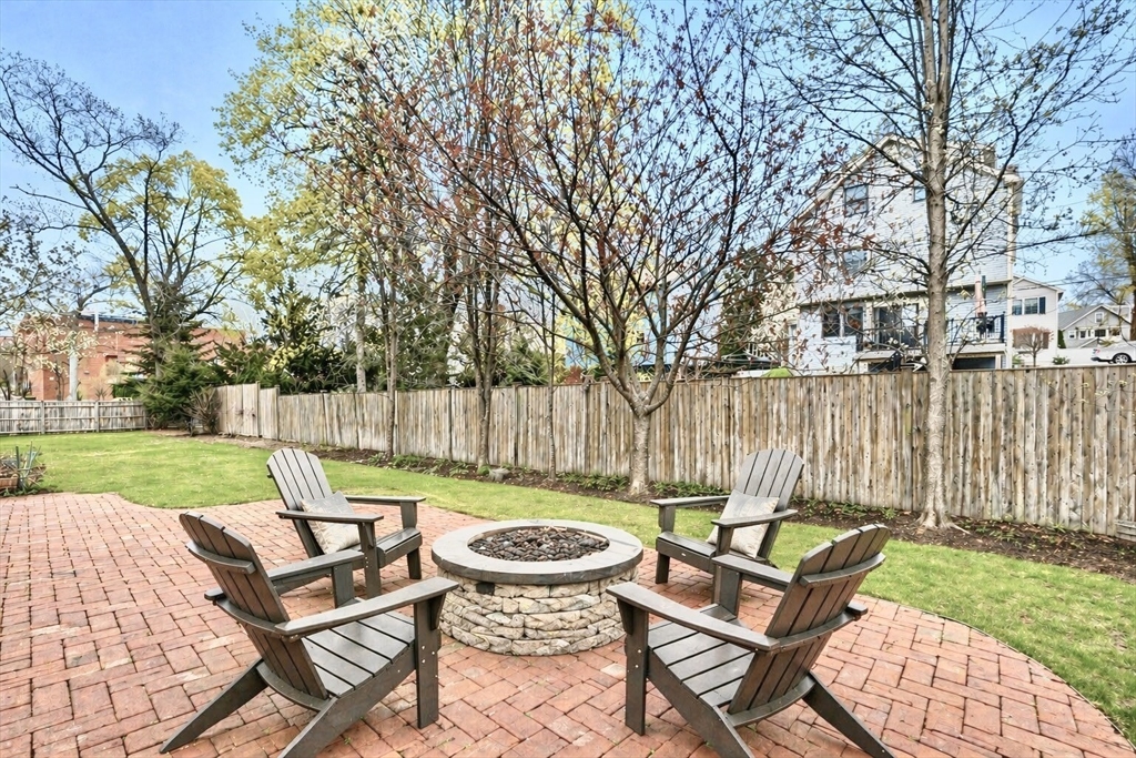 16 Glenwood Ave