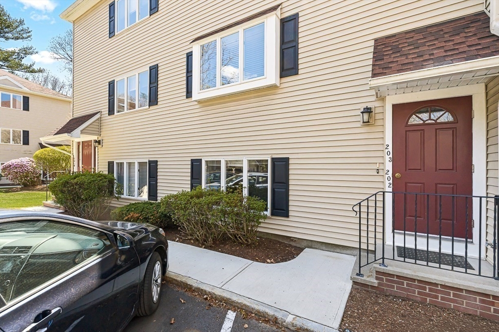305 Salem St # 203