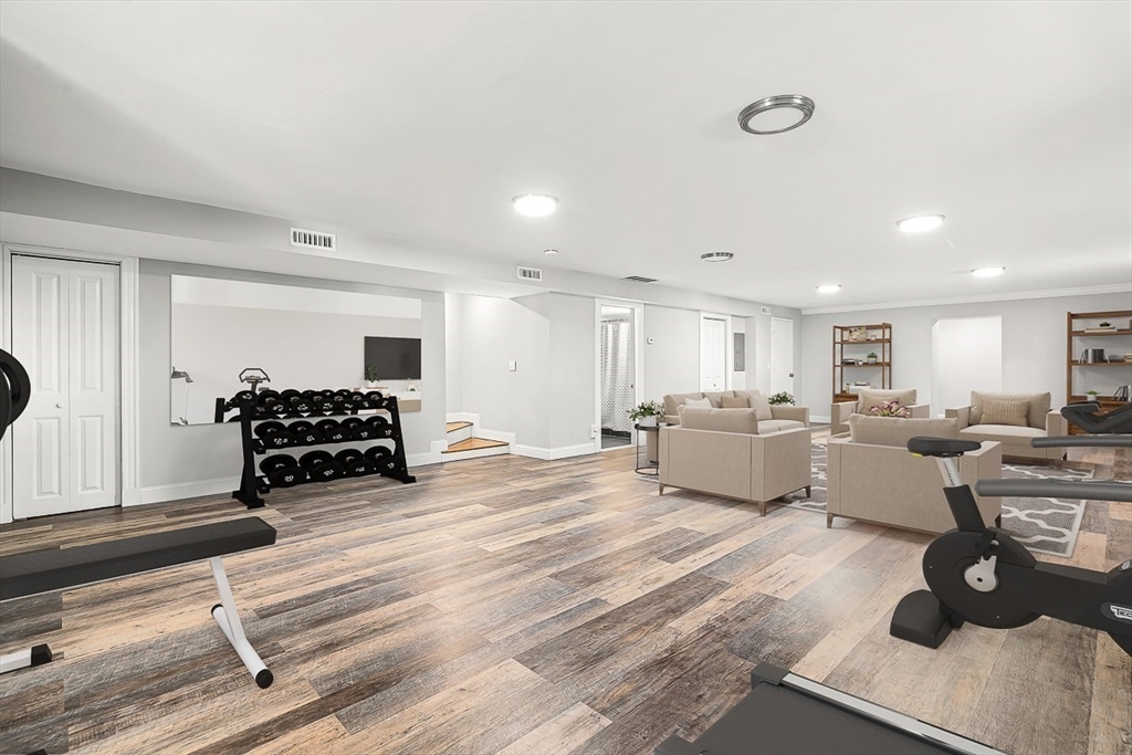 360 Lynn St