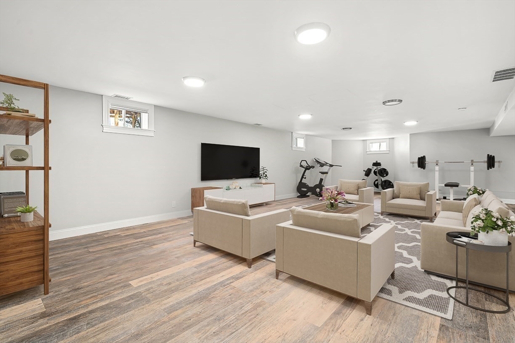 360 Lynn St