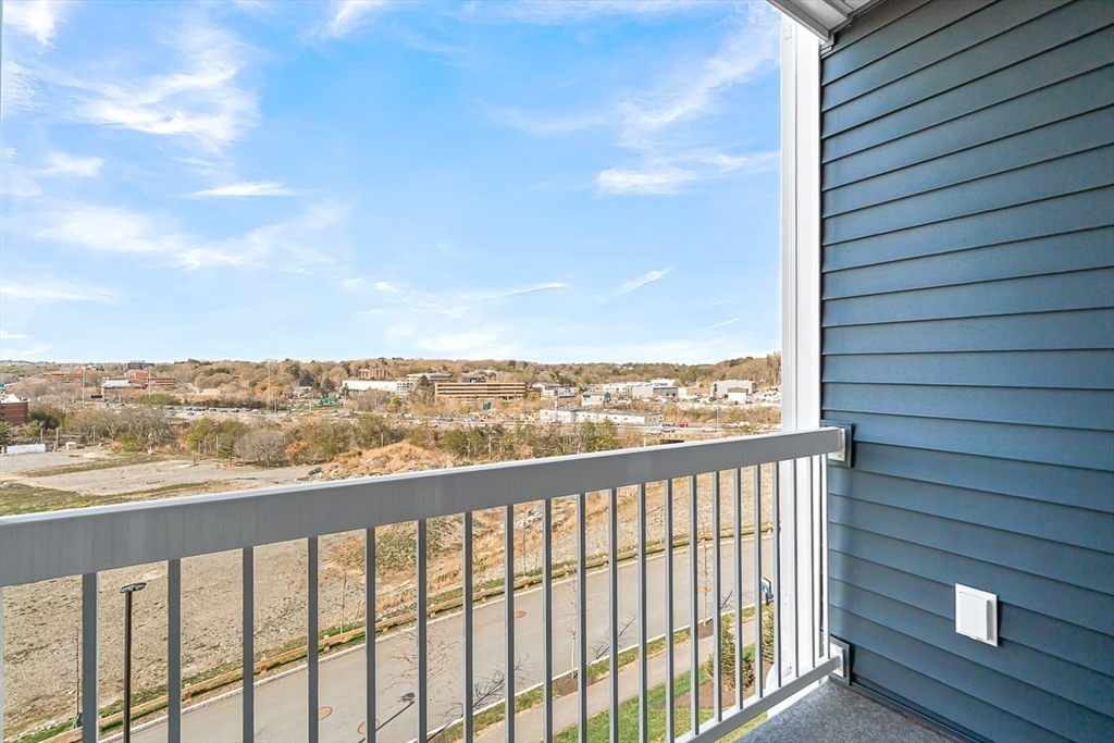 2 Stratton Dr # 307