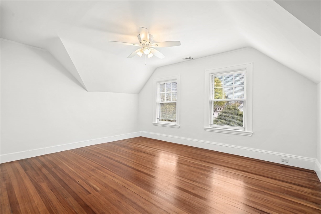 15 Yale St