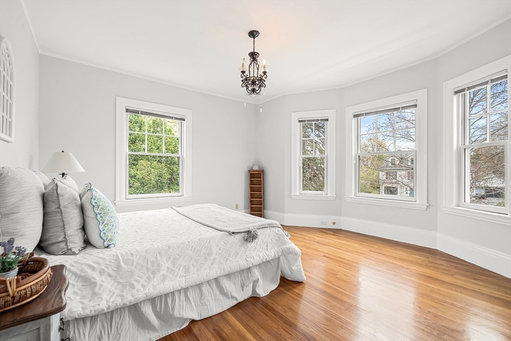 15 Yale St