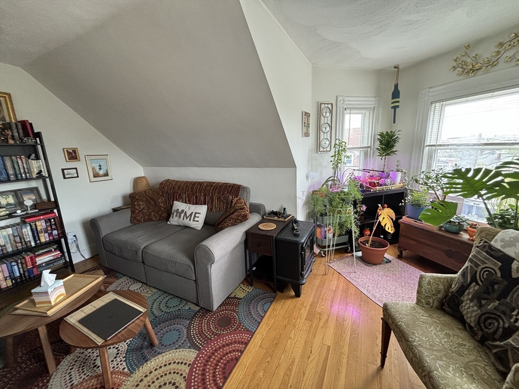 11 Prospect Hill Ave # 3