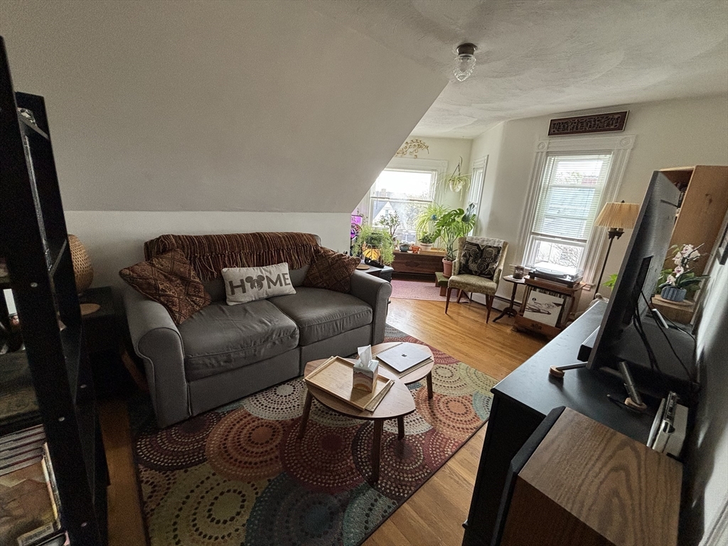 11 Prospect Hill Ave # 3