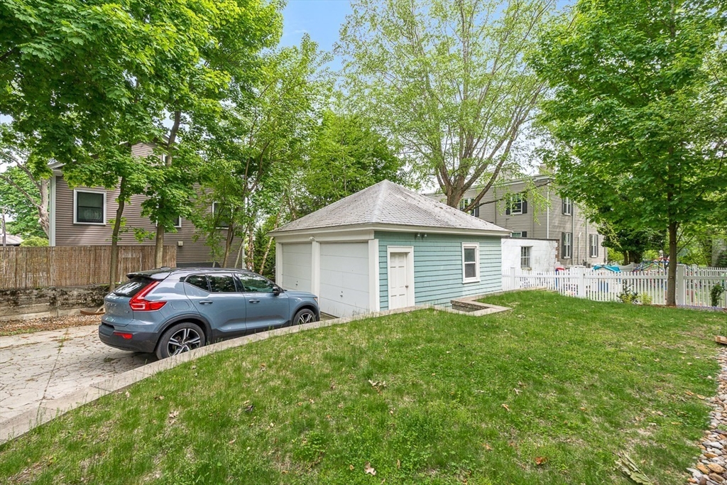 186 Pleasant Street # 1