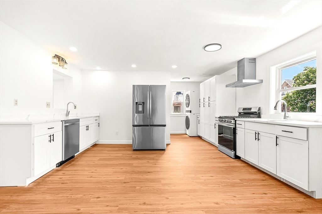 100 Emerald St