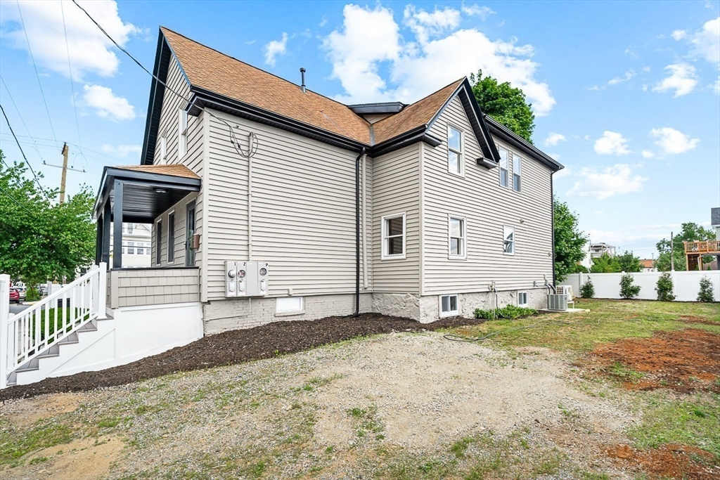 100 Emerald St