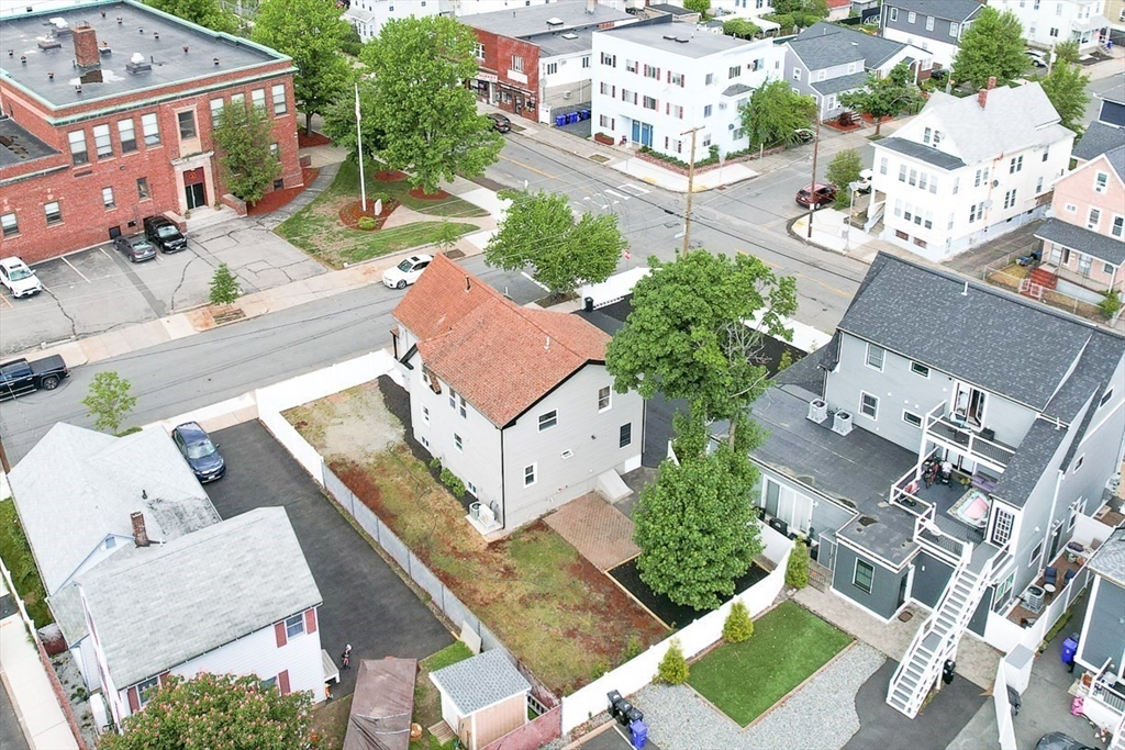 100 Emerald St
