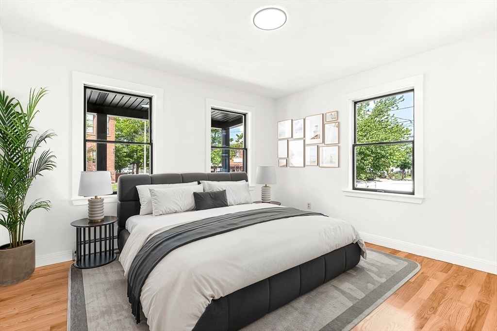 100 Emerald St