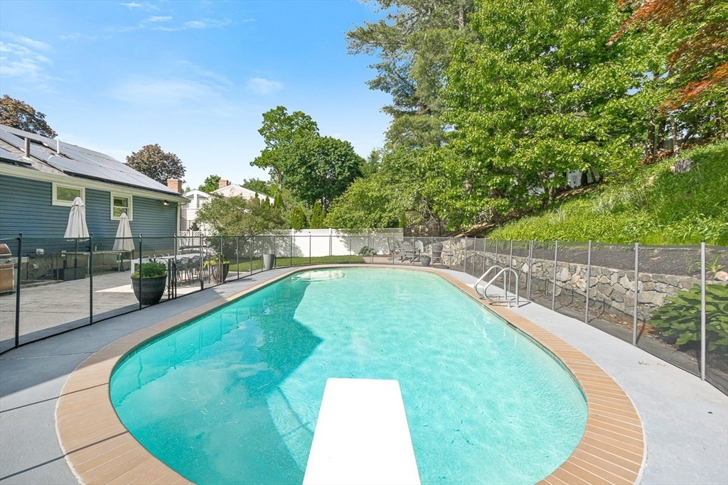 24 Hinds Road