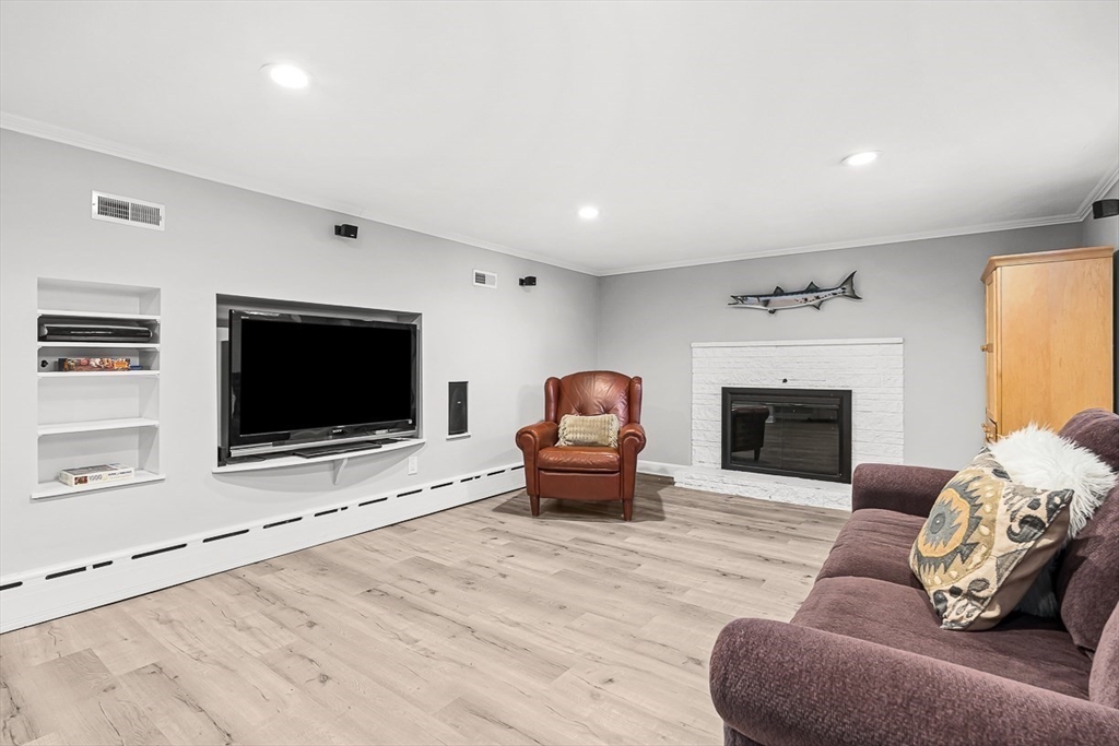 21 Willowdale Road