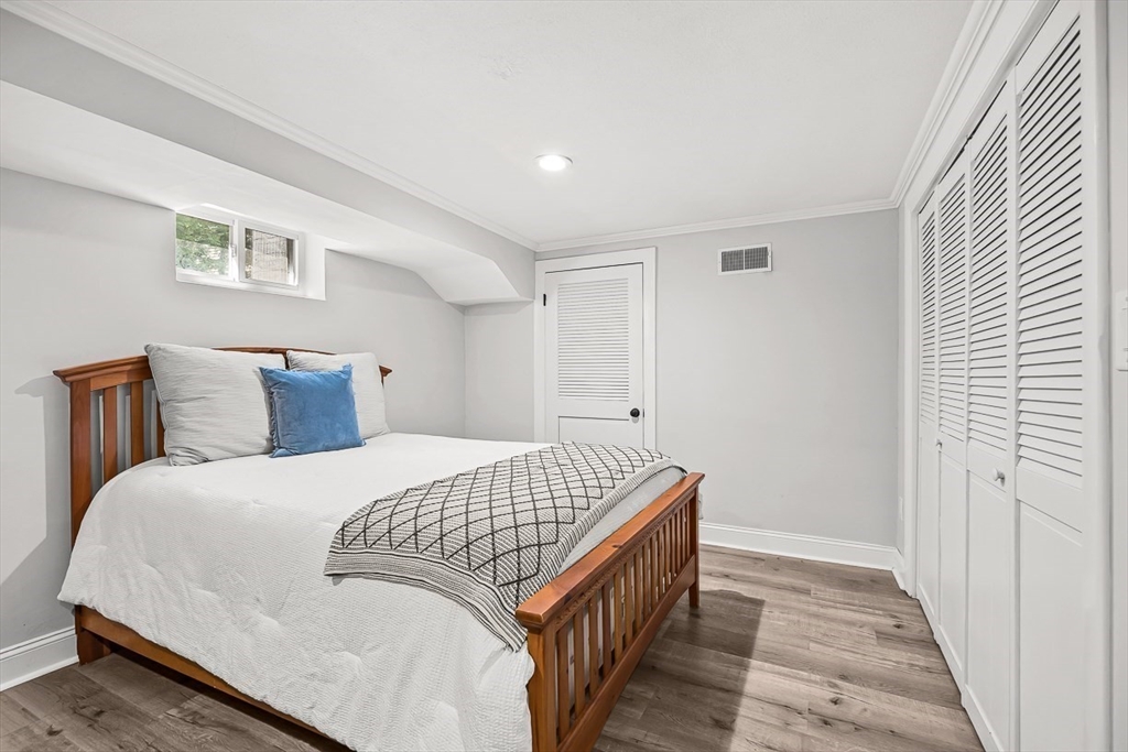 21 Willowdale Road