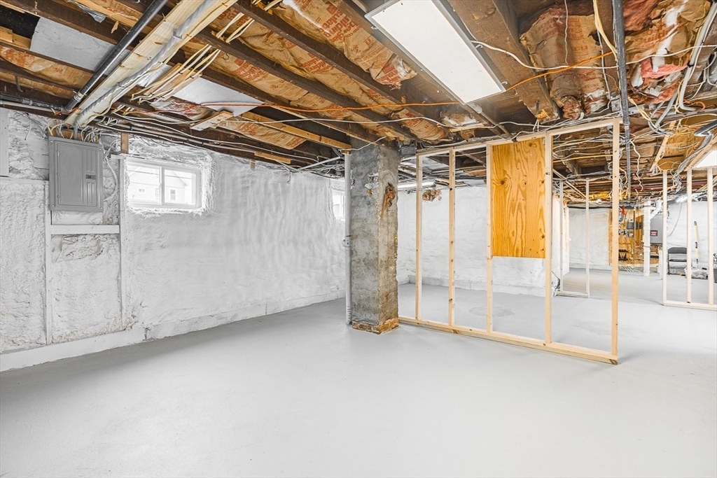 100 Emerald St