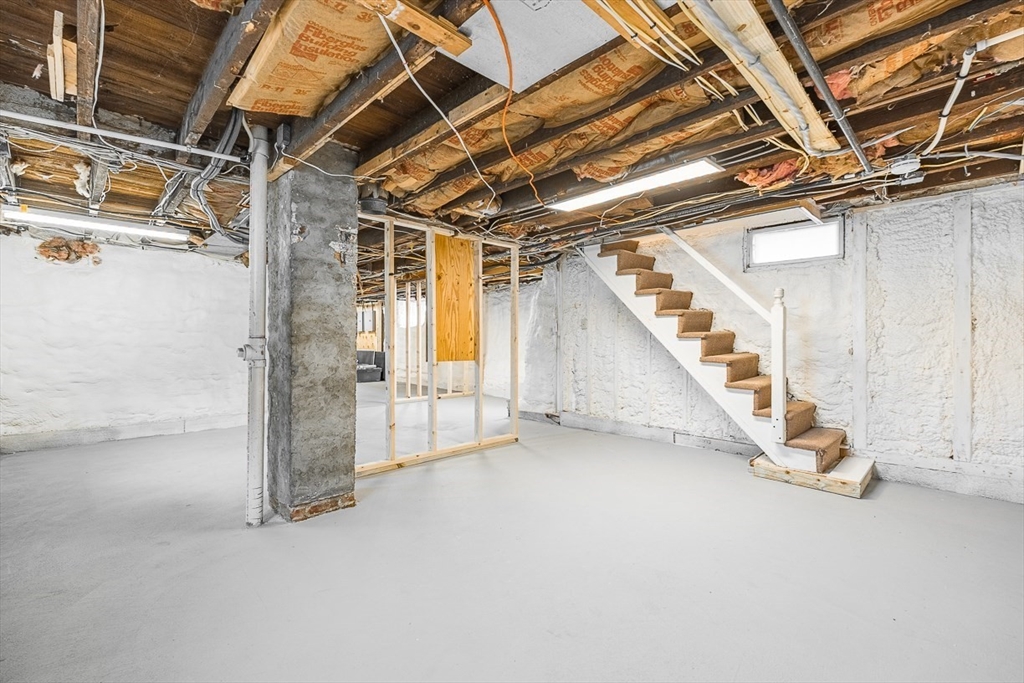 100 Emerald St