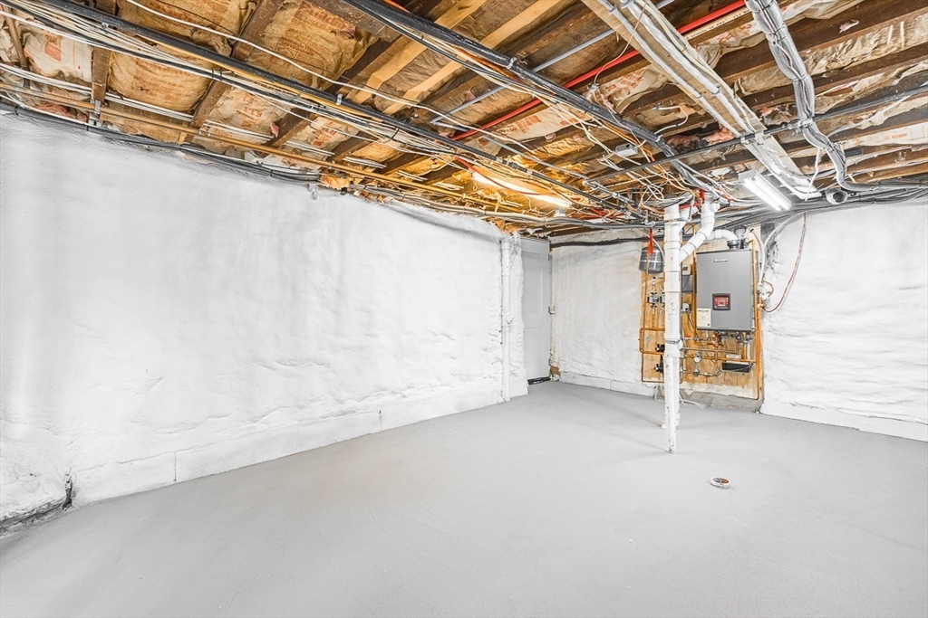 100 Emerald St