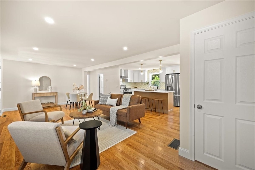 53 Brewster Rd
