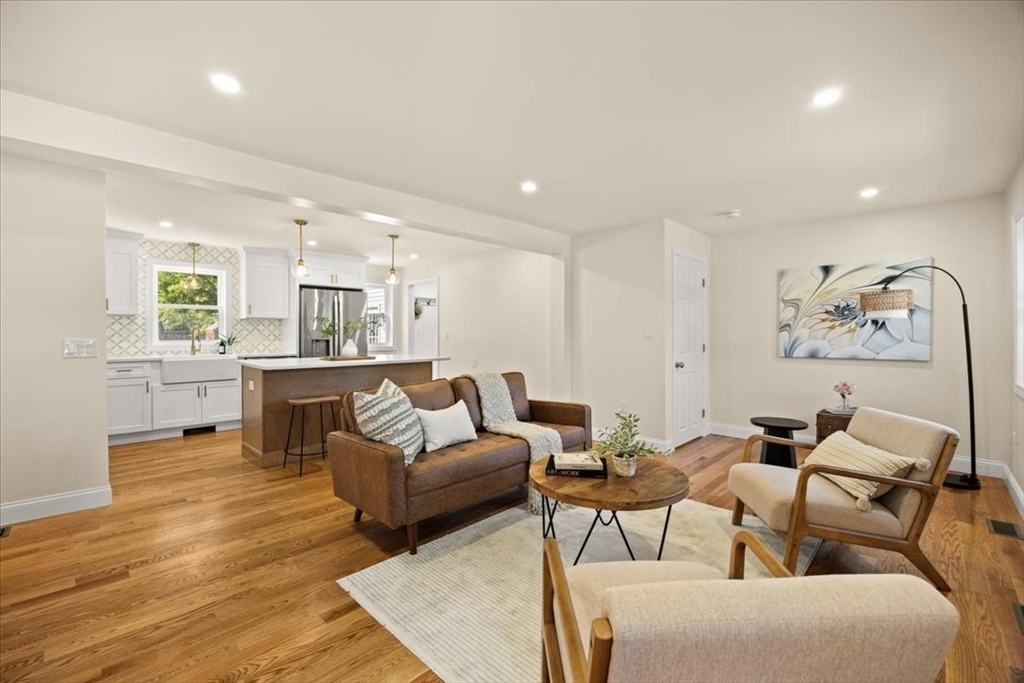 53 Brewster Rd