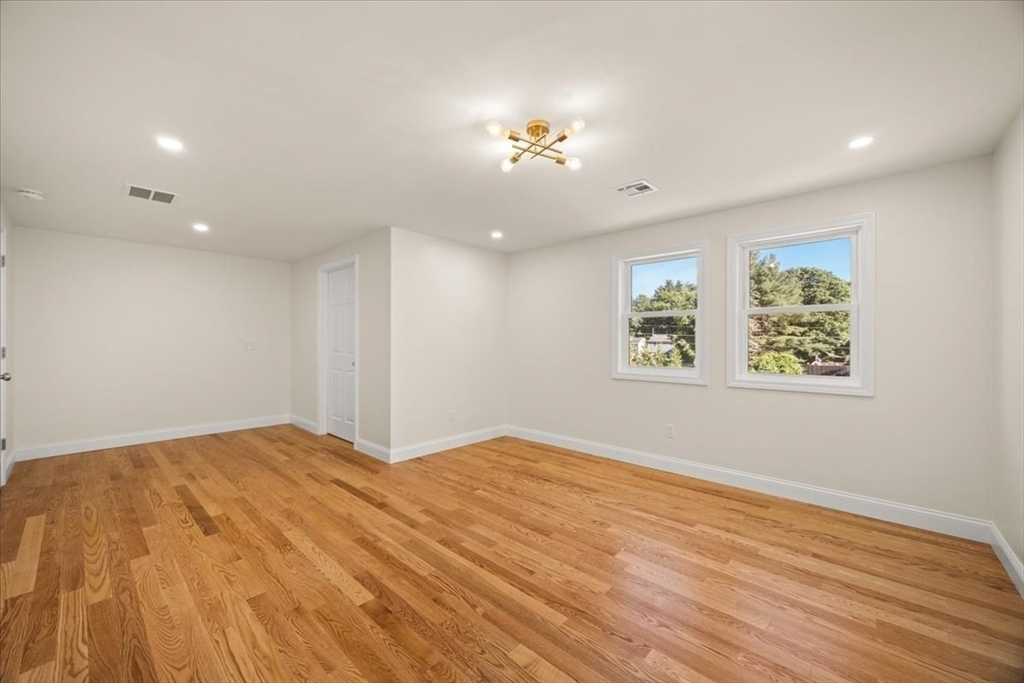 53 Brewster Rd