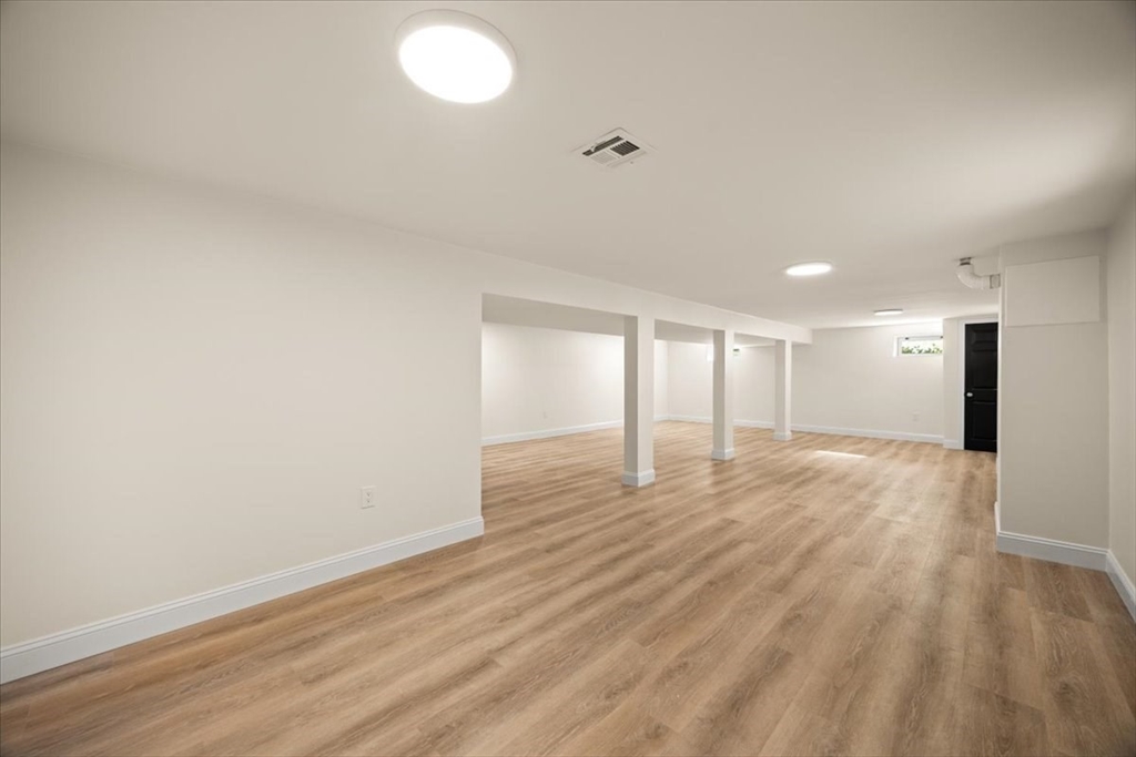 53 Brewster Rd