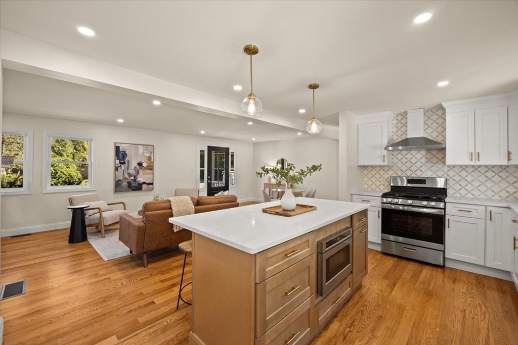 53 Brewster Rd