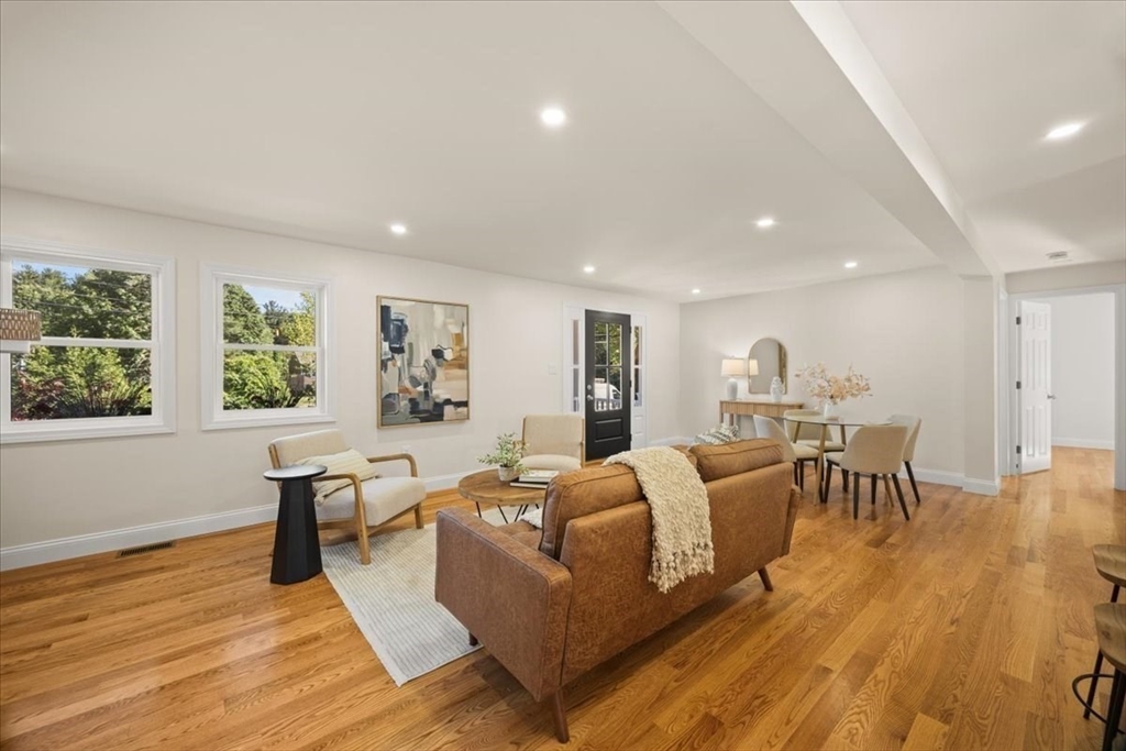 53 Brewster Rd