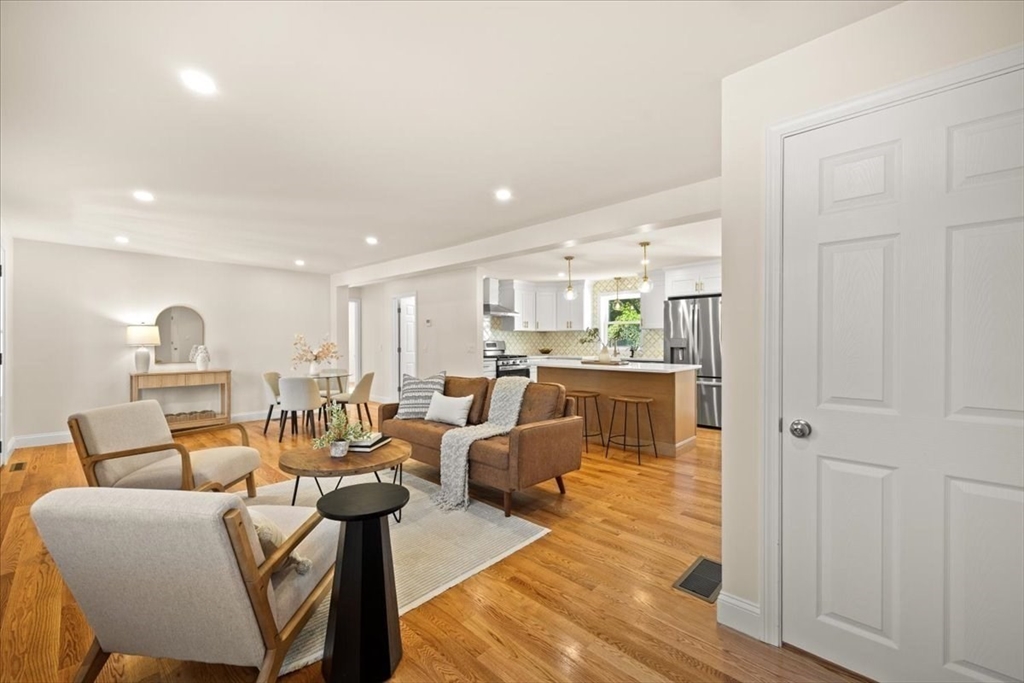53 Brewster Rd