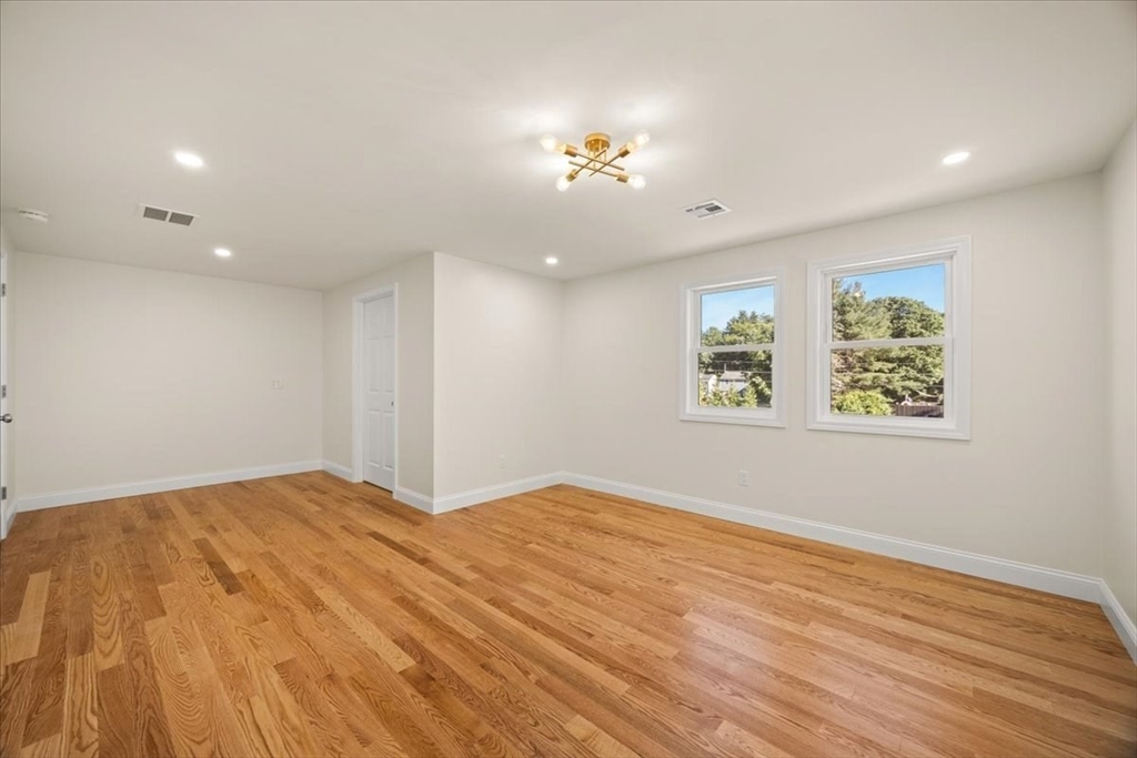 53 Brewster Rd