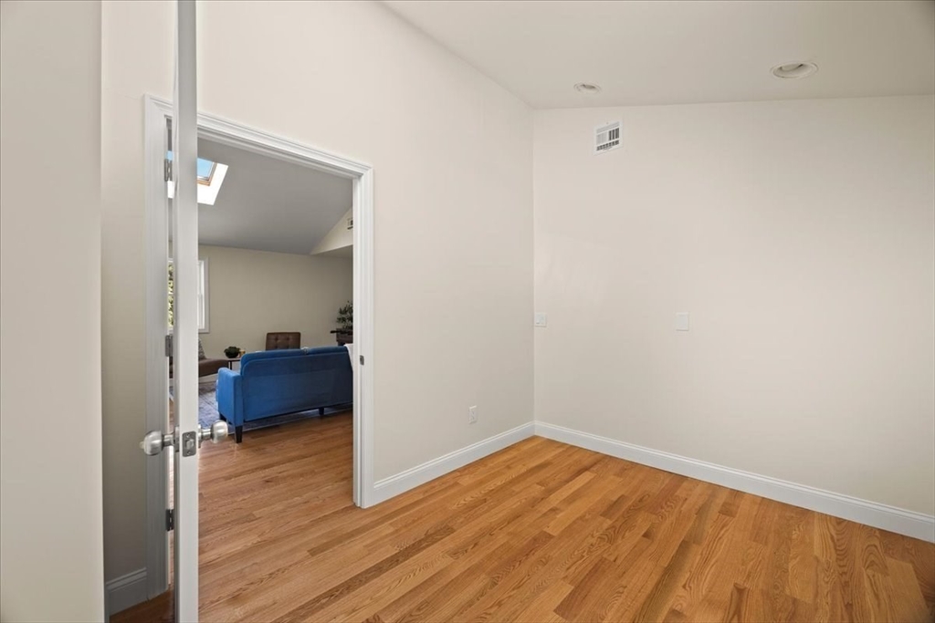 53 Brewster Rd