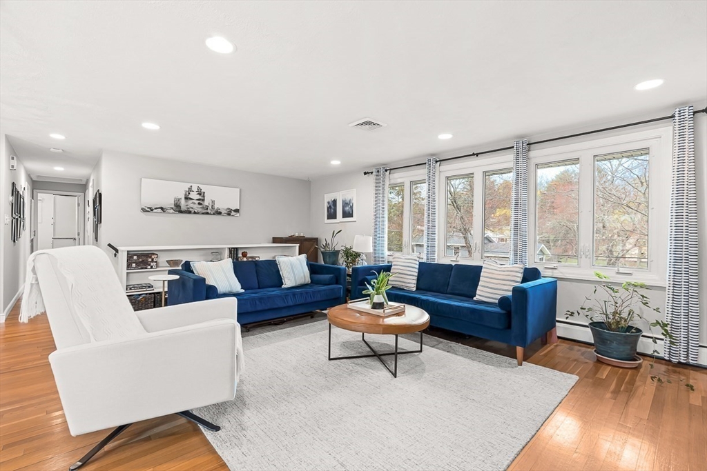 11 Carriage Lane
