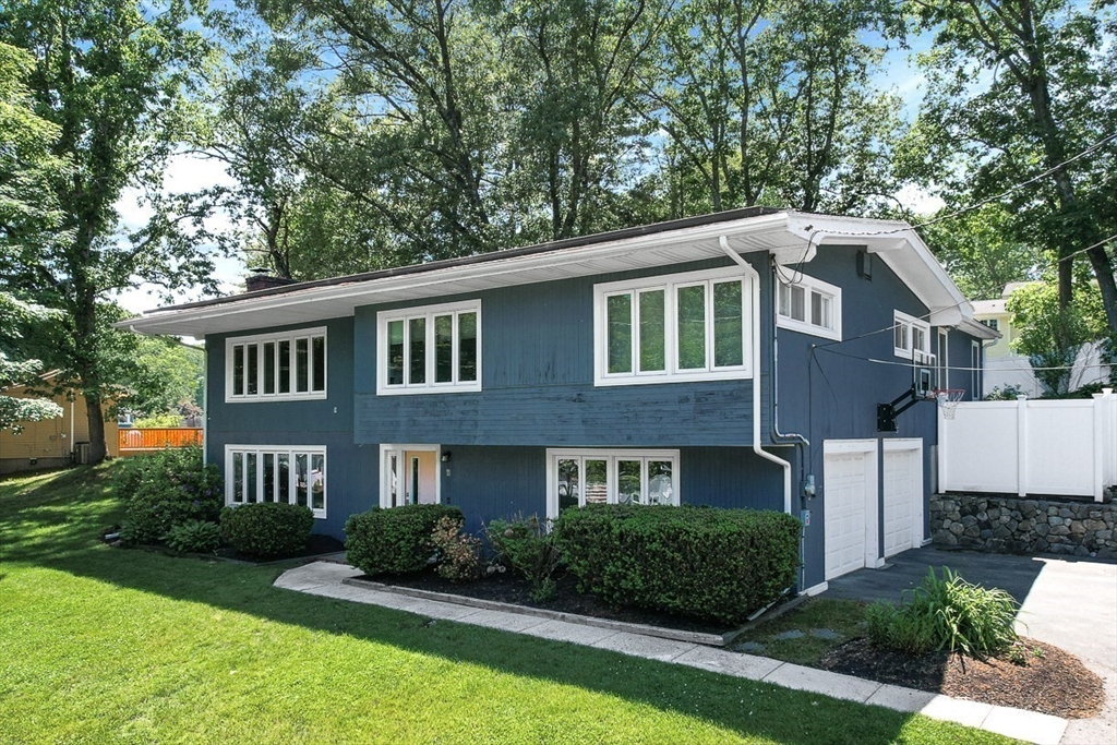 11 Carriage Lane