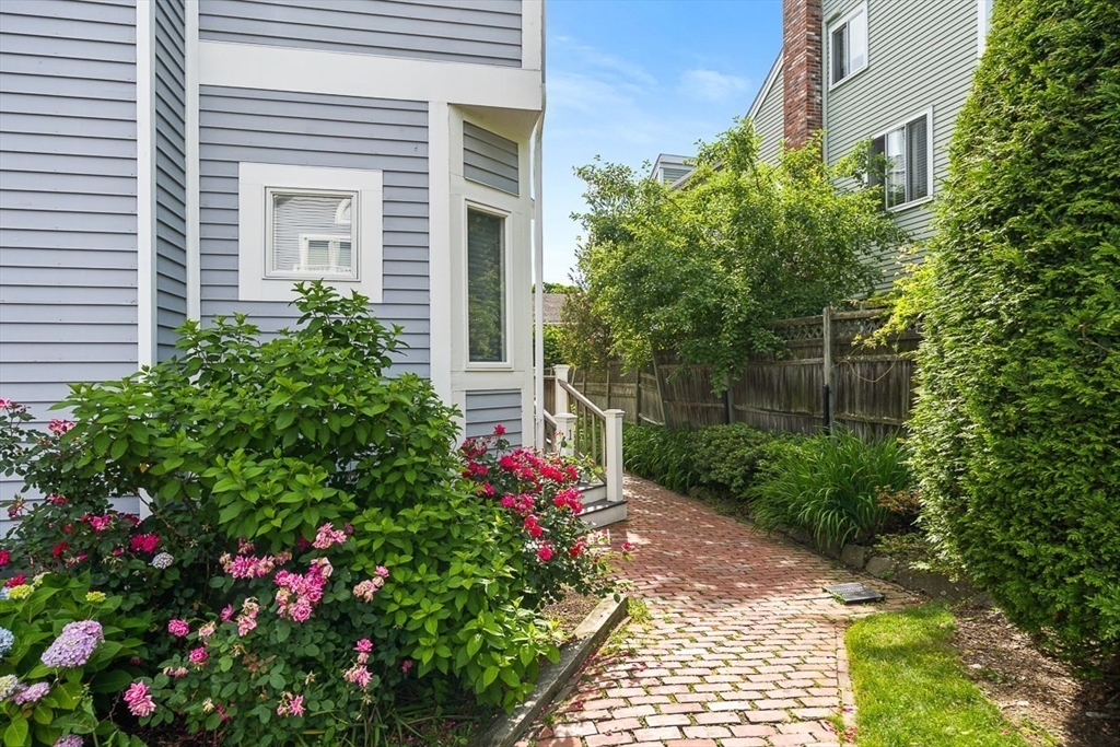 147 Cushing St # 2