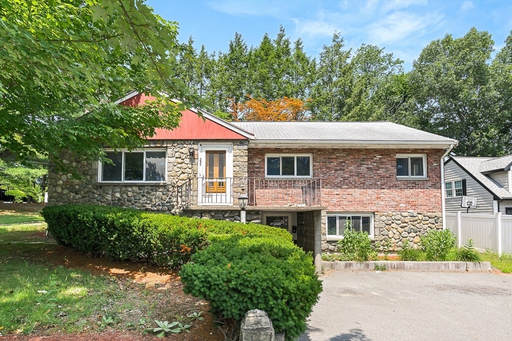 257 Cross St