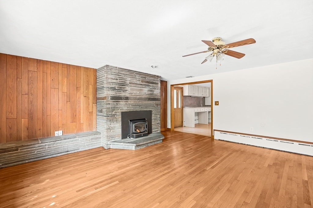 257 Cross St