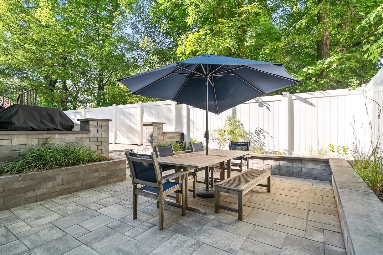 10 Bellevue Avenue