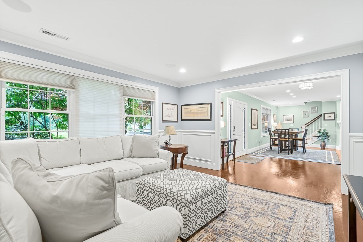 10 Bellevue Avenue