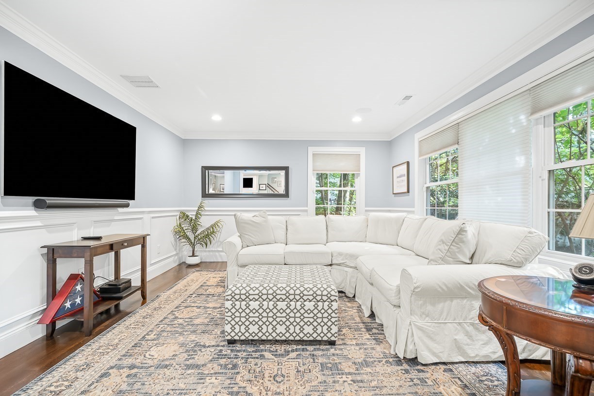 10 Bellevue Avenue