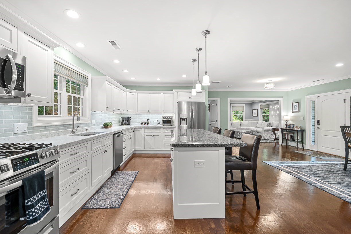 10 Bellevue Avenue