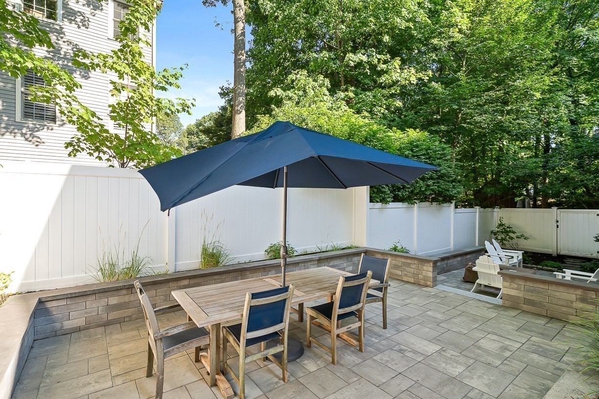 10 Bellevue Avenue