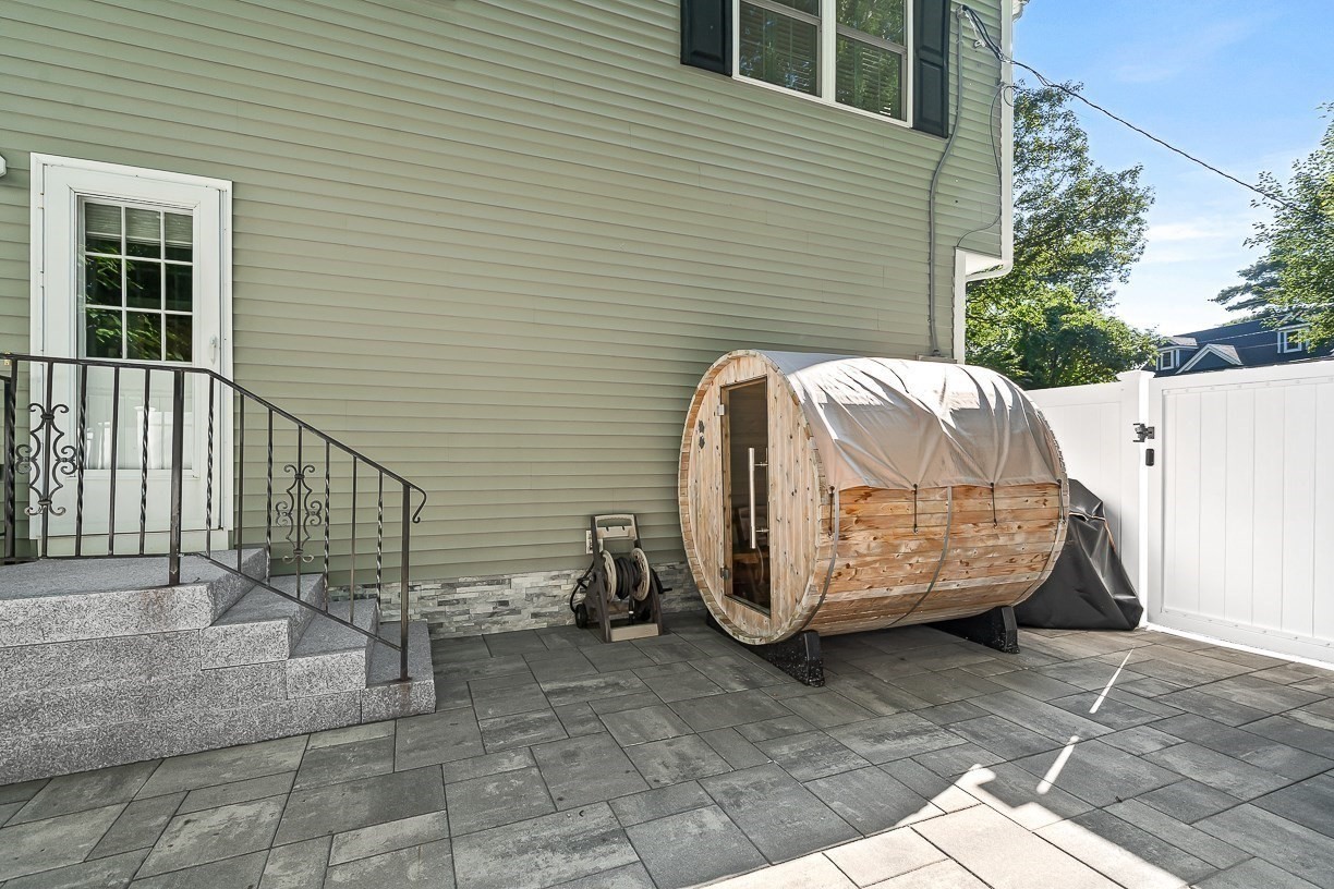 10 Bellevue Avenue
