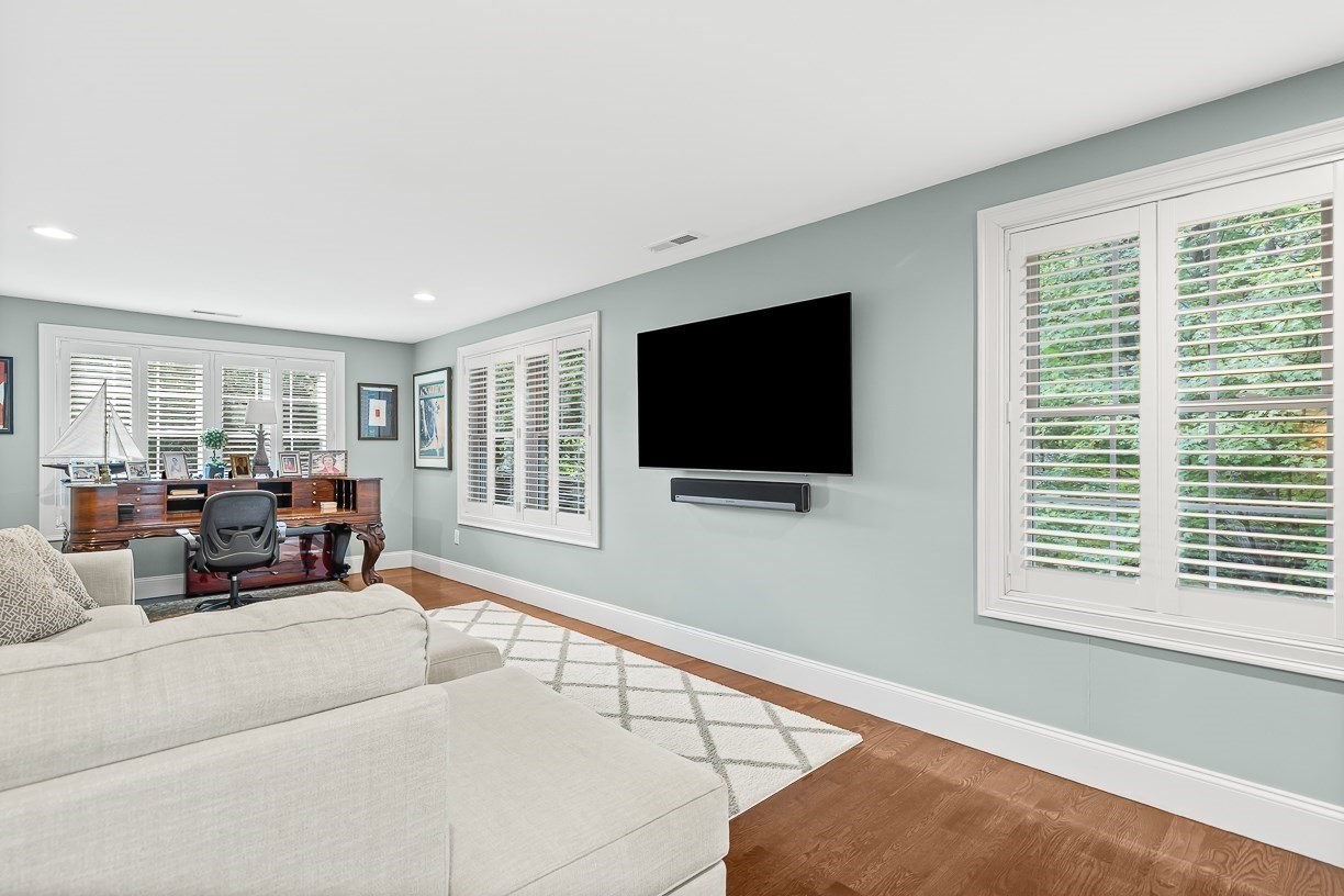 10 Bellevue Avenue